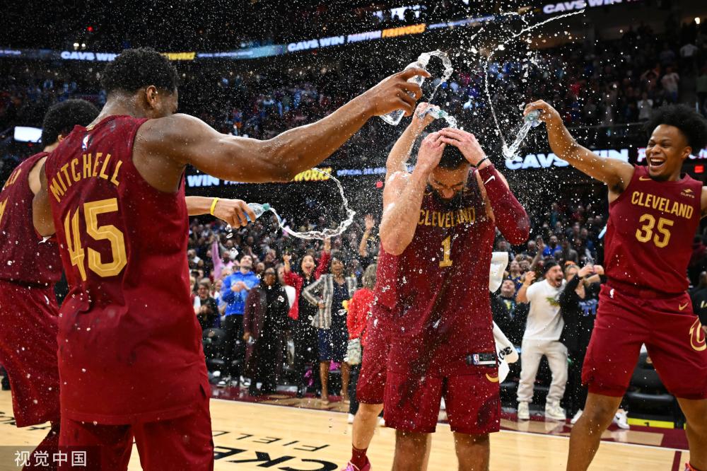 庐的年轻球 庐的年轻球